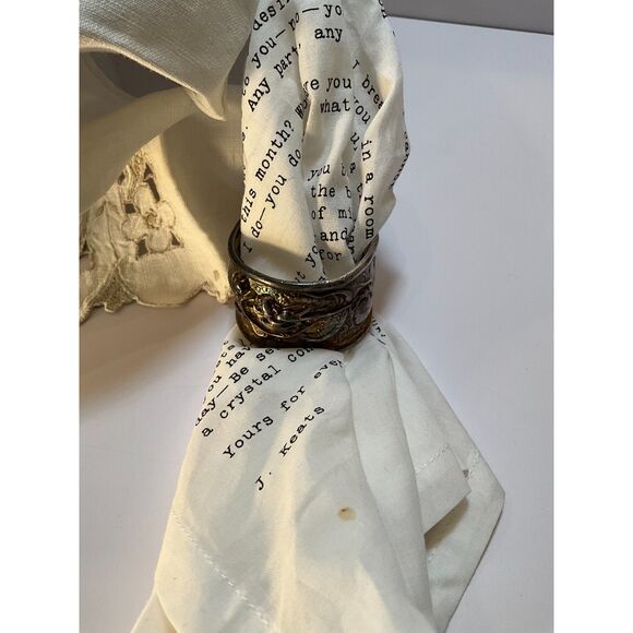 Beautiful antique silver toned napkin ring dragon pattern not monogrammed - Picture 3 of 7